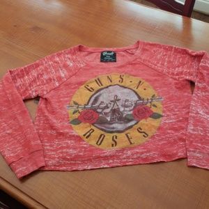 Cropped Guns n Rose's shirt